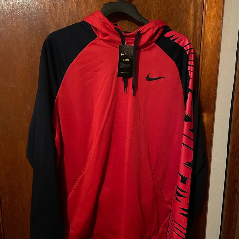 Men’s Nike dryfit pullover